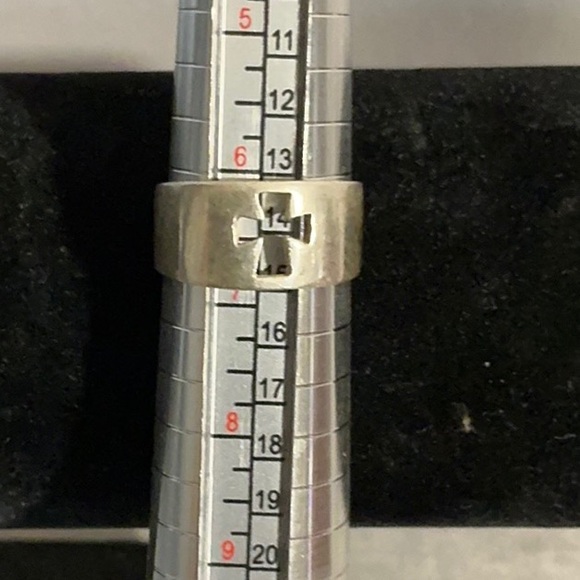 Sterling Silver Cross Ring - Picture 7 of 8